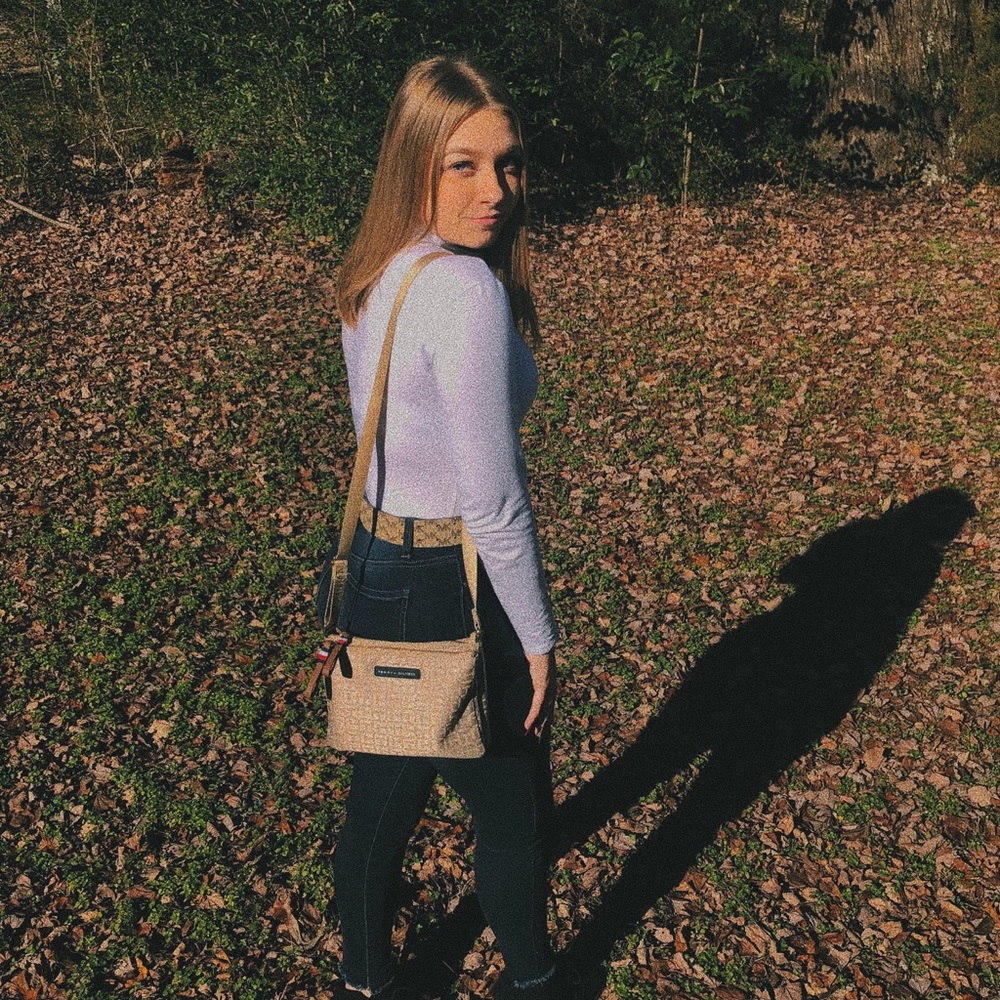 Meet your Posher, Aija